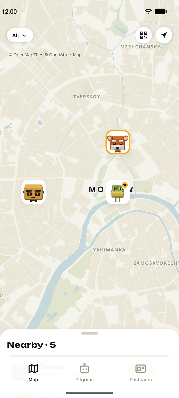 The map on Android in the middle of Moscow: pilgrims waiting nearby and the Nearby list below.